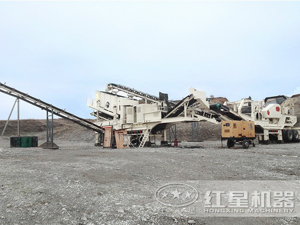 綠色環(huán)保的移動破碎站現(xiàn)場 綠色環(huán)保的移動破碎站現(xiàn)場