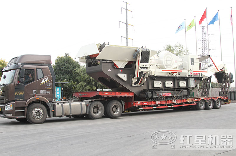 時產500噸大型移動式破碎機發貨中 時產500噸大型移動式破碎機發貨中