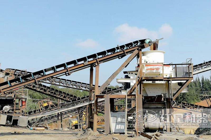 一小時300噸石英石制砂生產(chǎn)線現(xiàn)場 一小時300噸石英石制砂生產(chǎn)線現(xiàn)場