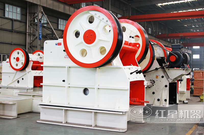 鄂式破碎機，礦山粗碎進料口大，產量高