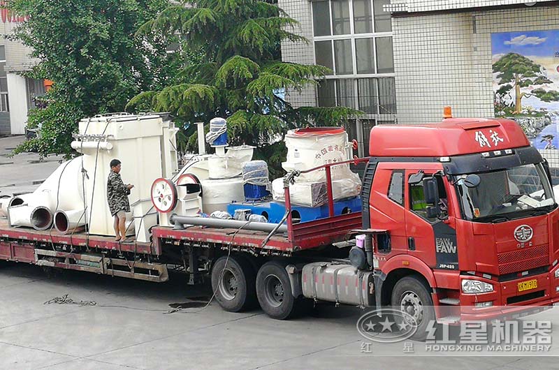 滑石磨粉生產(chǎn)線設(shè)備發(fā)貨 滑石磨粉生產(chǎn)線設(shè)備發(fā)貨