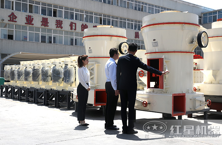 客戶到廠考察紅星磨粉設備 客戶到廠考察紅星磨粉設備