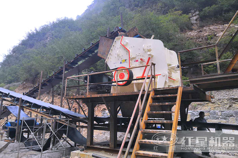 反擊式破碎機工作現(xiàn)場圖 反擊式破碎機工作現(xiàn)場圖