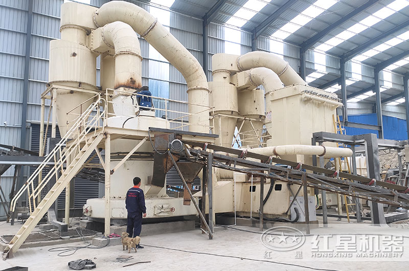 石灰石磨粉生產(chǎn)線現(xiàn)場(chǎng) 石灰石磨粉生產(chǎn)線現(xiàn)場(chǎng)