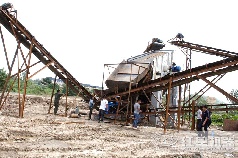 振動(dòng)篩生產(chǎn)現(xiàn)場(chǎng) 振動(dòng)篩生產(chǎn)現(xiàn)場(chǎng)