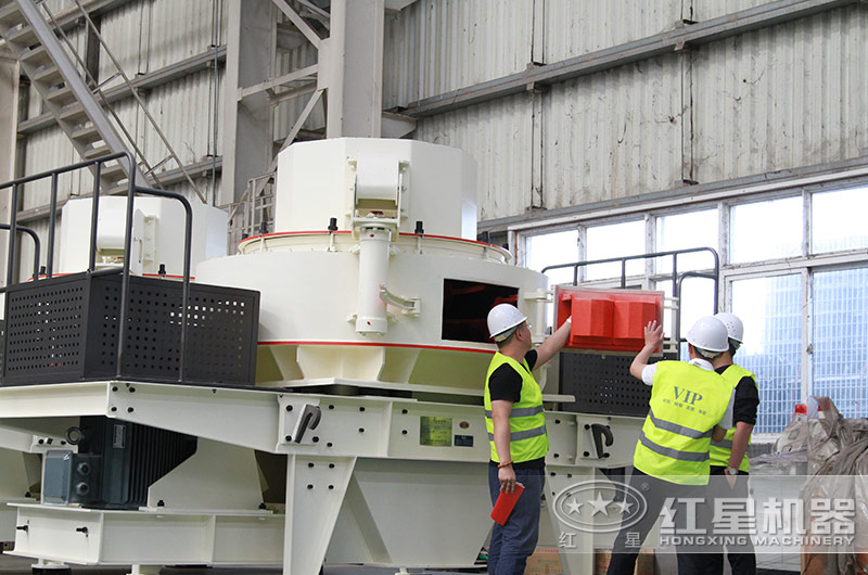 客戶來廠參觀河卵石制砂機設備 客戶來廠參觀河卵石制砂機設備