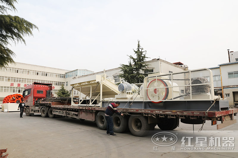 紅星整套對輥制沙設備裝車發貨現場 紅星整套對輥制沙設備裝車發貨現場