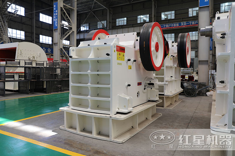 69顎式破碎機(jī) 69顎式破碎機(jī)