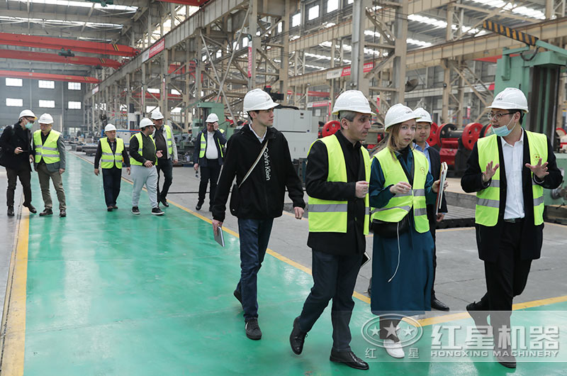 客戶一行來廠考察碎石生產線設備 客戶一行來廠考察碎石生產線設備