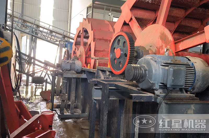 水輪洗沙現(xiàn)場 水輪洗沙現(xiàn)場