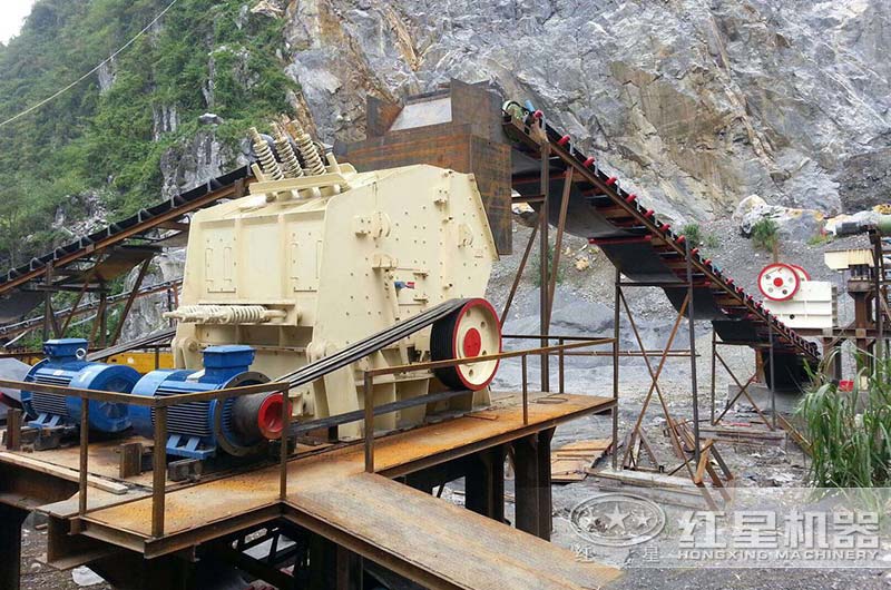 安徽客戶青石生產(chǎn)現(xiàn)場(chǎng) 安徽客戶青石生產(chǎn)現(xiàn)場(chǎng)